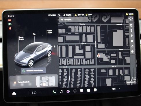 Used 2023 Tesla Model Y Long Range image 17