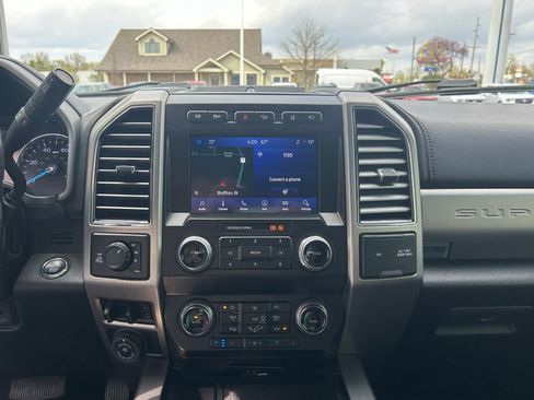 Used 2021 Ford F350 Platinum w/ FX4 Off-Road Package image 17