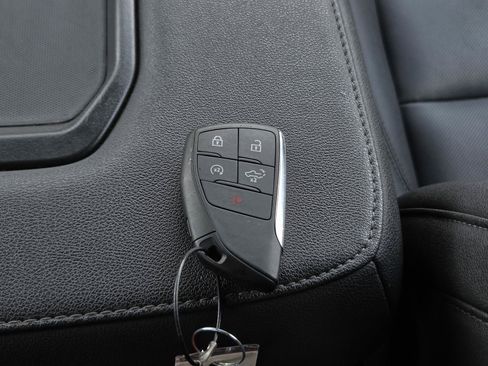 Used 2025 GMC Sierra 1500 SLT AWD/4WD image 28