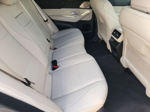 Certified 2026 Mercedes-Benz GLE 350 4MATIC image 32