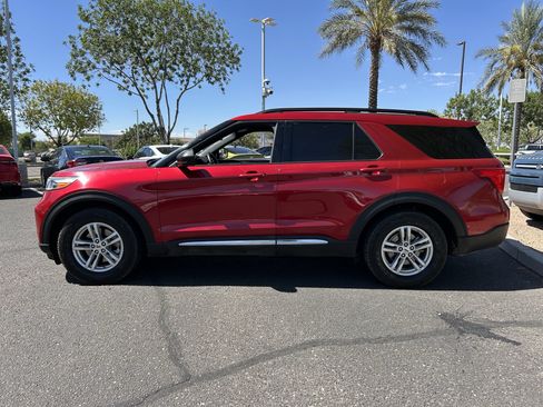 Used 2020 Ford Explorer XLT w/ Equipment Group 202A RWD image 2