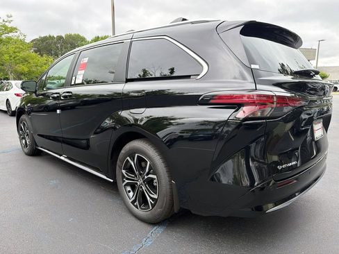 New 2026 Toyota Sienna Platinum AWD/4WD image 5