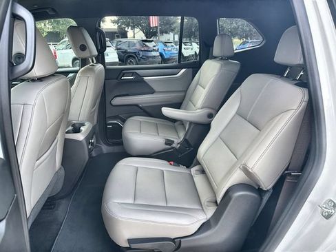 Certified 2026 GMC Acadia Elevation w/ Elevation Premium Package FWD image 24