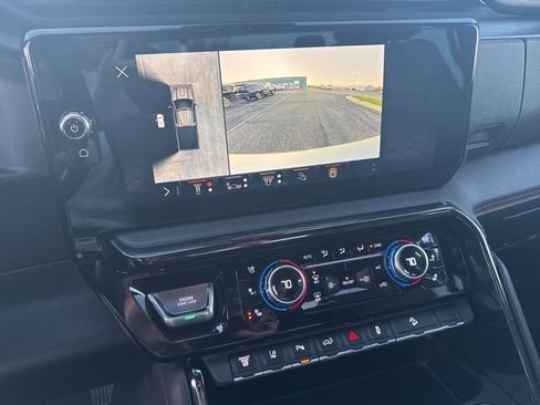 Used 2024 GMC Sierra 2500 AT4 image 15