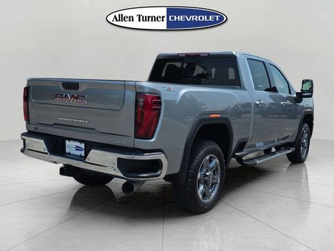 Used 2025 GMC Sierra 2500 SLT w/ SLT Premium Package AWD/4WD image 4