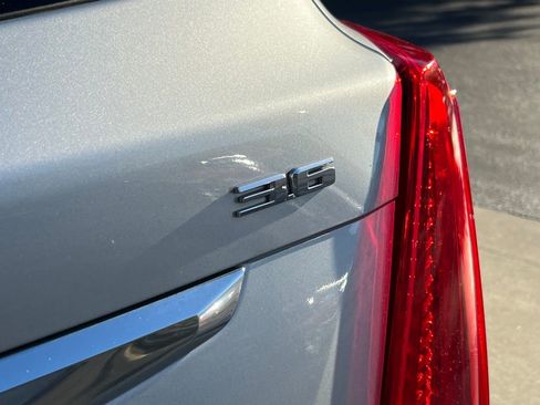 Used 2018 Cadillac XT5 Luxury w/ Driver Awareness Package image 29