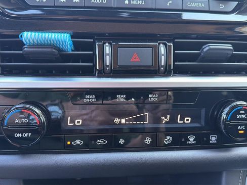 Used 2025 Nissan Pathfinder SV AWD/4WD image 8