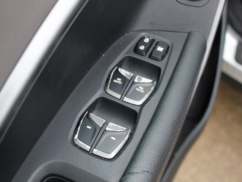 Used 2017 Hyundai Santa Fe SE w/ SE Premium Package 02 image 12