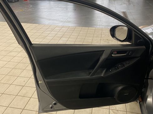 Used 2013 MAZDA MAZDA3 i Touring image 4