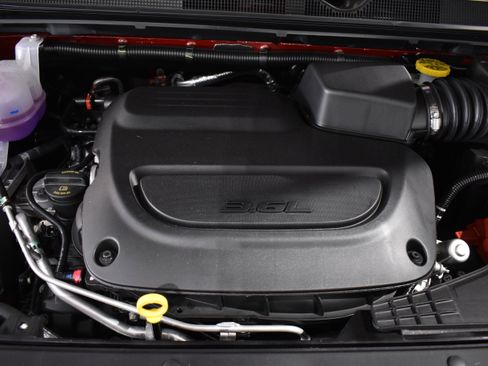 New 2026 Chrysler Pacifica Select image 36