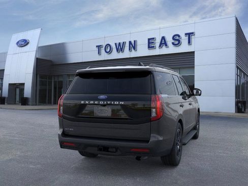 New 2025 Ford Expedition Active image 8