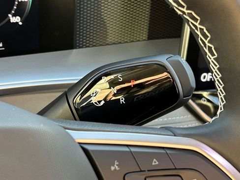 New 2026 Volkswagen Tiguan SE image 25