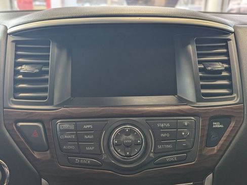 Used 2017 Nissan Pathfinder Platinum w/ Cargo Package image 35