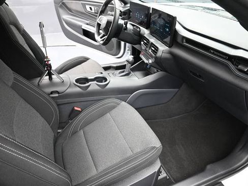 Certified 2025 Ford Mustang Coupe RWD image 17