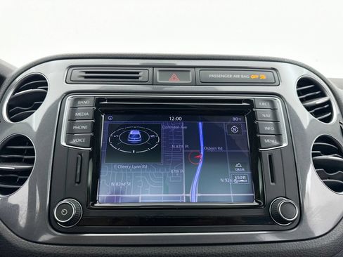 Used 2016 Volkswagen Tiguan SEL FWD image 8