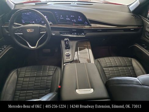 Used 2024 Cadillac Escalade Sport Platinum w/ LPO, ONYX Package image 11