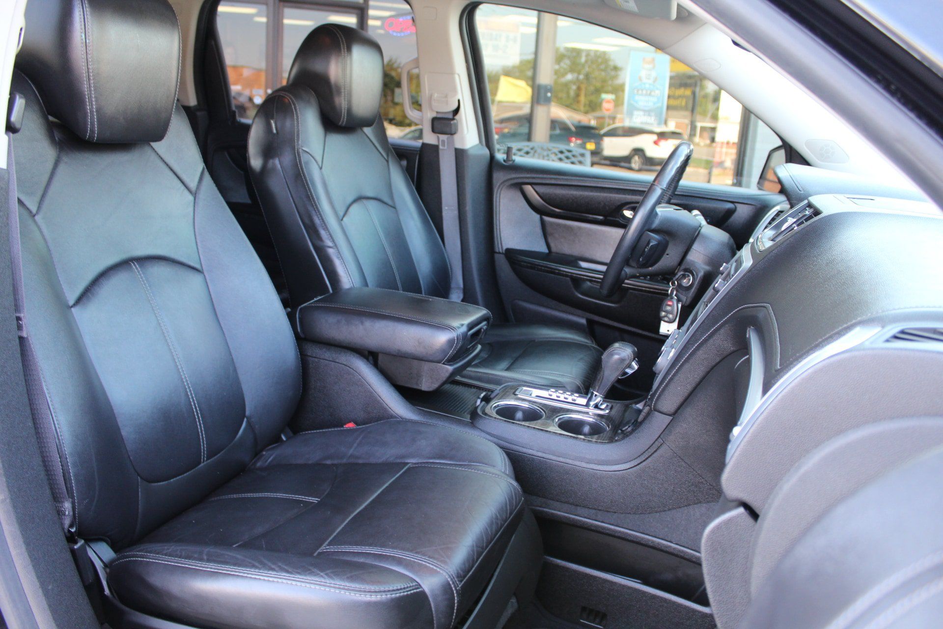 Used 2013 GMC Acadia SLT w/ Technology Package AWD/4WD image 13