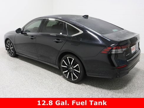 Used 2023 Honda Accord Touring image 9