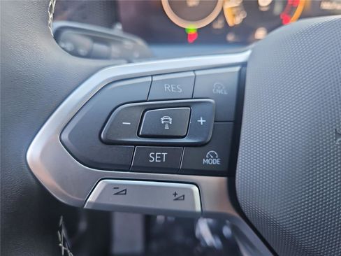 New 2026 Volkswagen Tiguan SE image 15