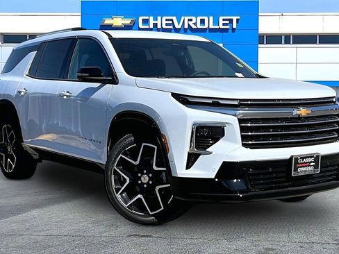 New 2026 Chevrolet Traverse High Country image 1
