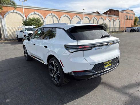 New 2026 Chevrolet Equinox EV LT image 6