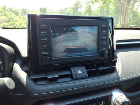 Used 2019 Toyota RAV4 LE w/ Carpet Mat Package AWD/4WD image 19