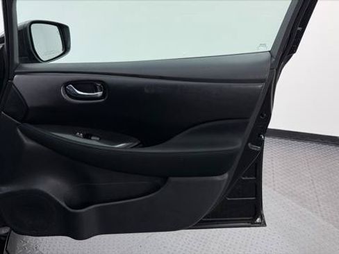 Used 2020 Nissan Leaf SV w/ SV Technology Package FWD image 23