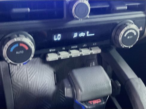 Used 2024 Toyota Tacoma TRD Sport image 24