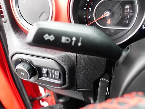 Used 2021 Jeep Wrangler Unlimited Rubicon w/ Dual Top Group AWD/4WD image 72