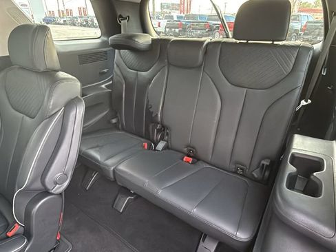 Used 2024 Hyundai Palisade SEL w/ Premium Package FWD image 16