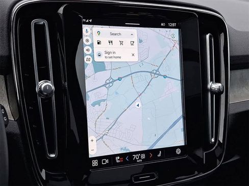 Used 2023 Volvo XC40 B5 Ultimate w/ Protection Package Premier image 14