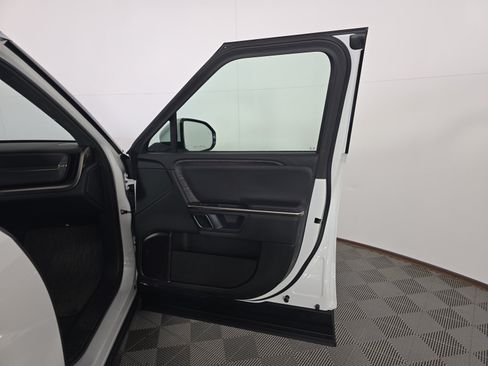 Used 2024 Rivian R1S Adventure AWD/4WD image 17