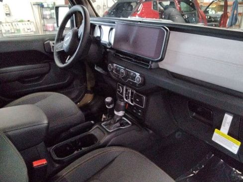 New 2026 Jeep Gladiator Sport AWD/4WD image 20