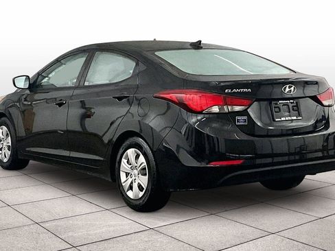 Used 2016 Hyundai Elantra SE image 11