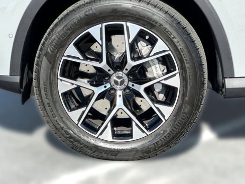 Used 2026 Mercedes-Benz GLC 350e 4MATIC image 11