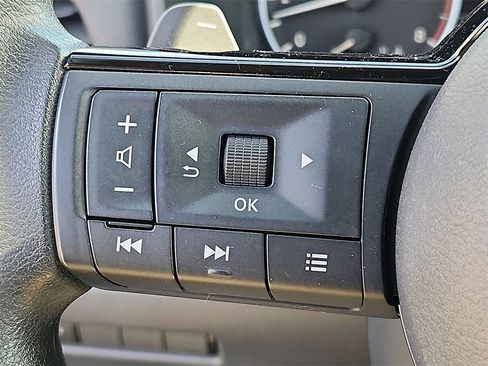 Certified 2022 Nissan Rogue SV image 21