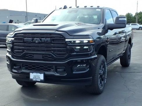 New 2026 RAM 2500 Laramie AWD/4WD image 2