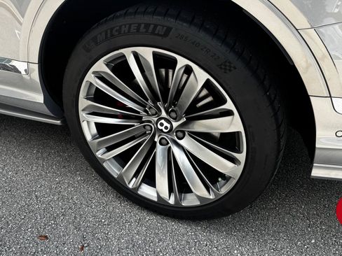 Used 2022 Bentley Bentayga Speed AWD/4WD image 12