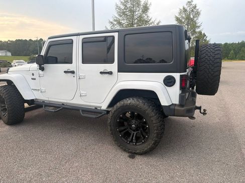 Used 2017 Jeep Wrangler Unlimited Sahara AWD/4WD image 6