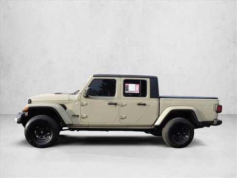 Used 2020 Jeep Gladiator Sport w/ Quick Order Package 24S AWD/4WD image 2