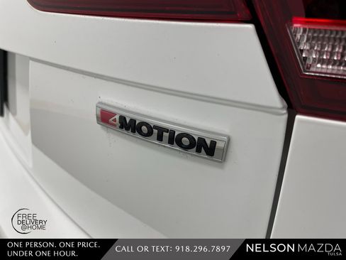 Used 2021 Volkswagen Tiguan SE w/ Panoramic Sunroof Package image 15