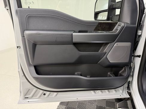 New 2026 Ford F250 Lariat w/ FX4 Off-Road Package image 13