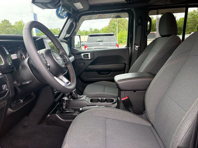 Used 2024 Jeep Wrangler Unlimited Sahara w/ Safety Group AWD/4WD image 9
