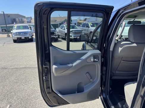 Used 2013 Nissan Frontier S AWD/4WD image 27