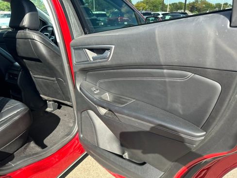 Certified 2024 Ford Edge Titanium image 28