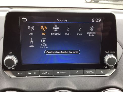 Used 2025 Nissan Sentra SV FWD image 5