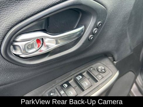 Certified 2019 Jeep Cherokee Limited AWD/4WD image 13
