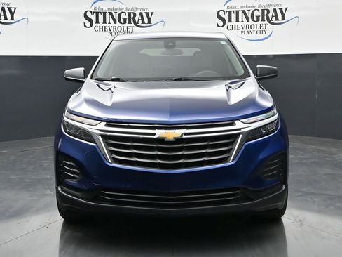 Used 2022 Chevrolet Equinox LS FWD image 2