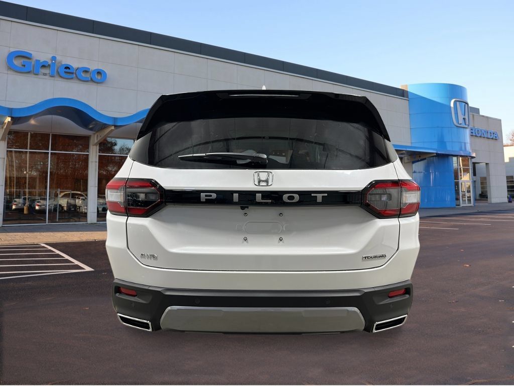New 2026 Honda Pilot Touring image 4
