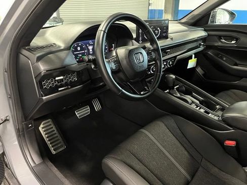 Used 2025 Honda Accord Sport image 19